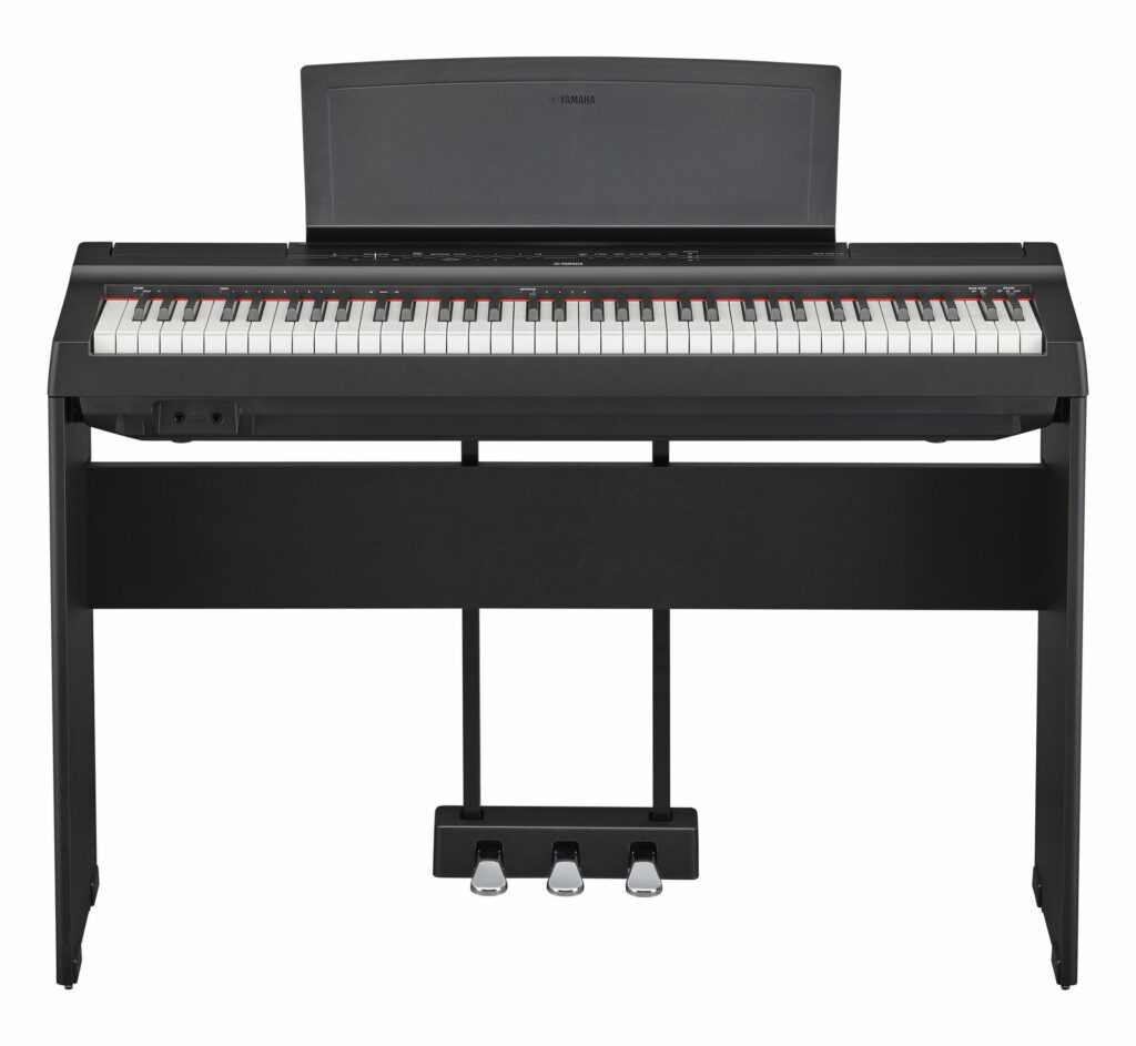 Yamaha P-121 B