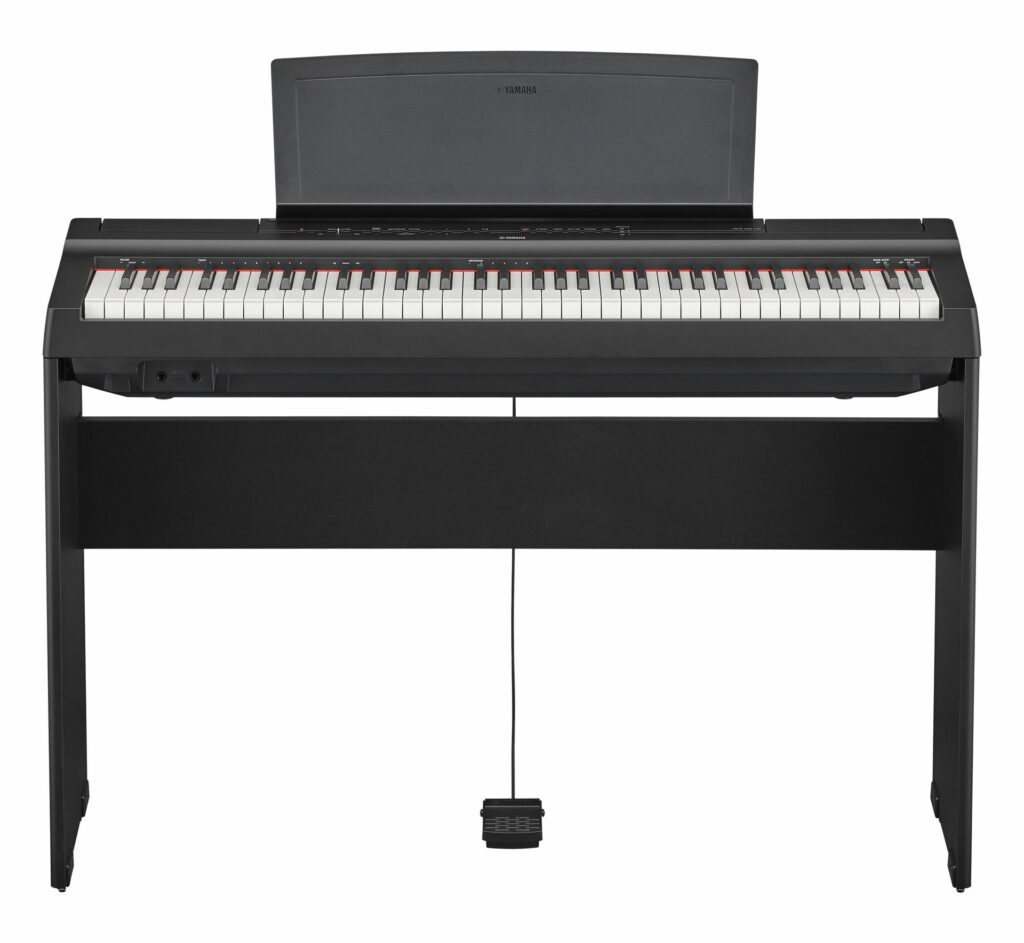 Yamaha P-121 B