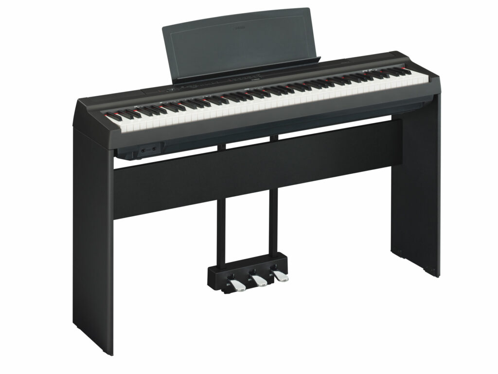 Yamaha P-125 B