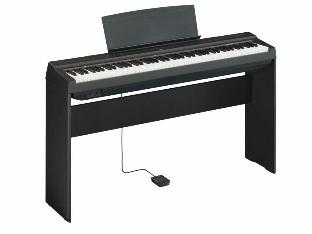 Yamaha P-125 B