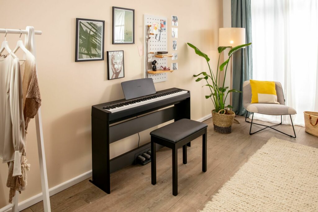 Yamaha P-145